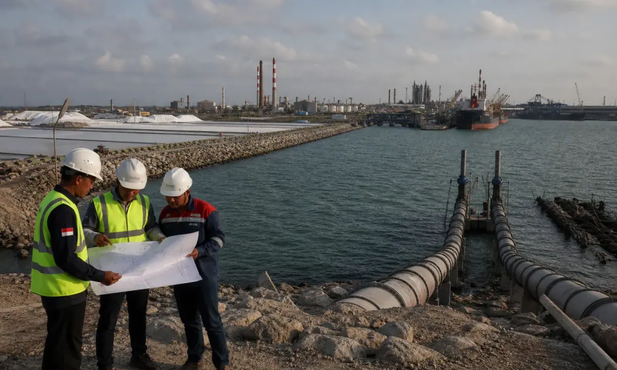 A coastal industrial water plant in East Java linking seawater treatment, clean-water pipes and salt production.