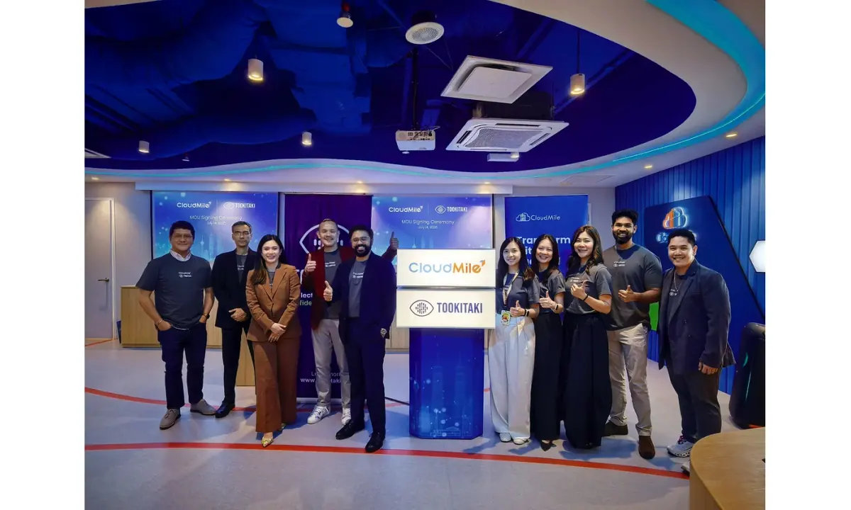 CloudMile and Tookitaki teams at a Malaysia signing ceremony for AI financial-crime prevention.